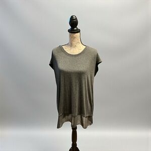 Rose & Olive Gray Short Sleeve Top